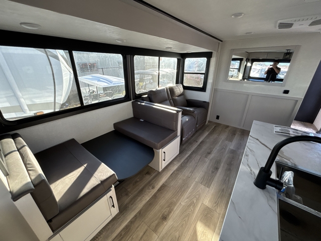 2026 Jayco Jay Feather 27MK — photo 4 of 8