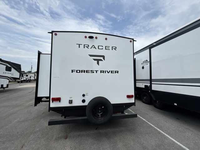 2027 Prime Time Tracer 195RB — photo 7 of 8