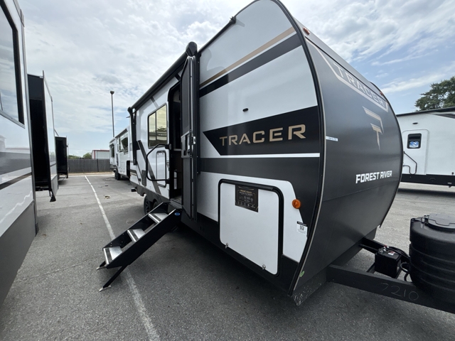 2027 Prime Time Tracer 195RB — photo 5 of 8