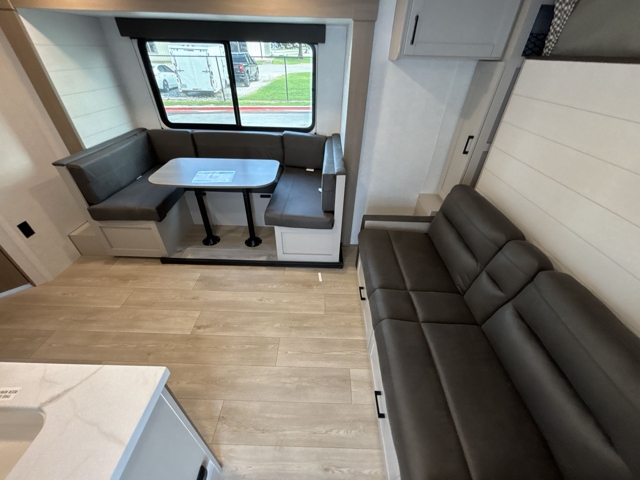 2027 Jayco Jay Flight 197MB — photo 3 of 8