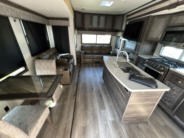 2020 Highland Ridge Mesa Ridge 314RLS — photo 3 of 8