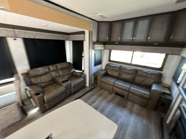2020 Highland Ridge Mesa Ridge 314RLS — photo 4 of 8