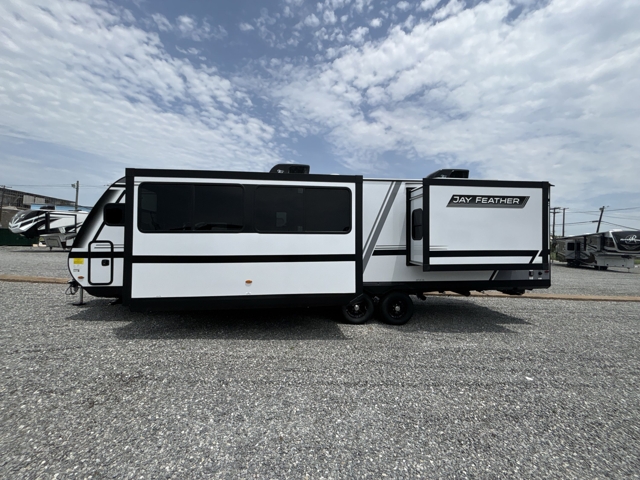 2027 Jayco Jay Feather 26FK — photo 7 of 8