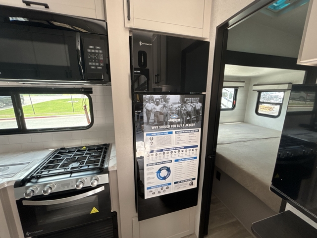 2027 Jayco Seismic 214 — photo 8 of 8