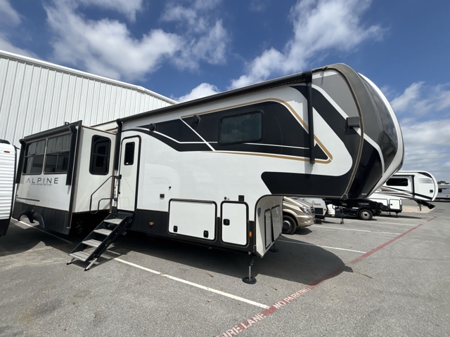 2025 Keystone Avalanche 390DS — photo 6 of 8