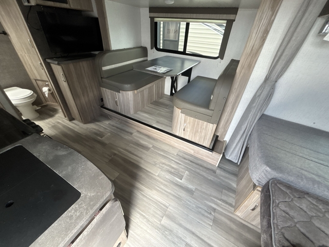 2022 Winnebago Micro Minnie 2108TB — photo 3 of 8