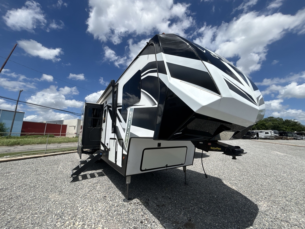 2021 Dutchmen Voltage 3915 - Stock #2691527 | Sherman, TX