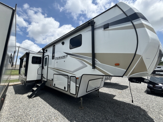 2023 Prime Time Crusader 335RLP — photo 6 of 8