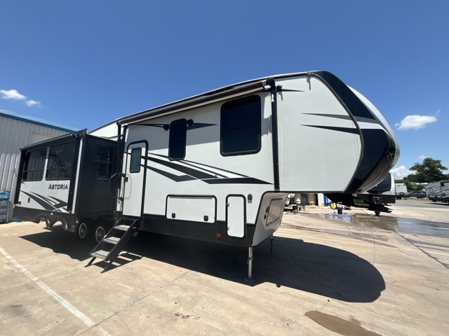 2020 Dutchmen Astoria 2993RLF — photo 5 of 8