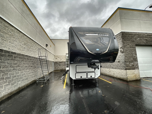 RV carousel image 1
