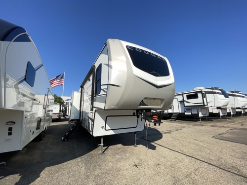 RV carousel image 1