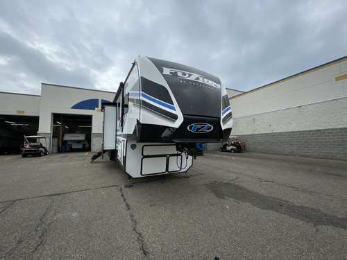 RV carousel image 1