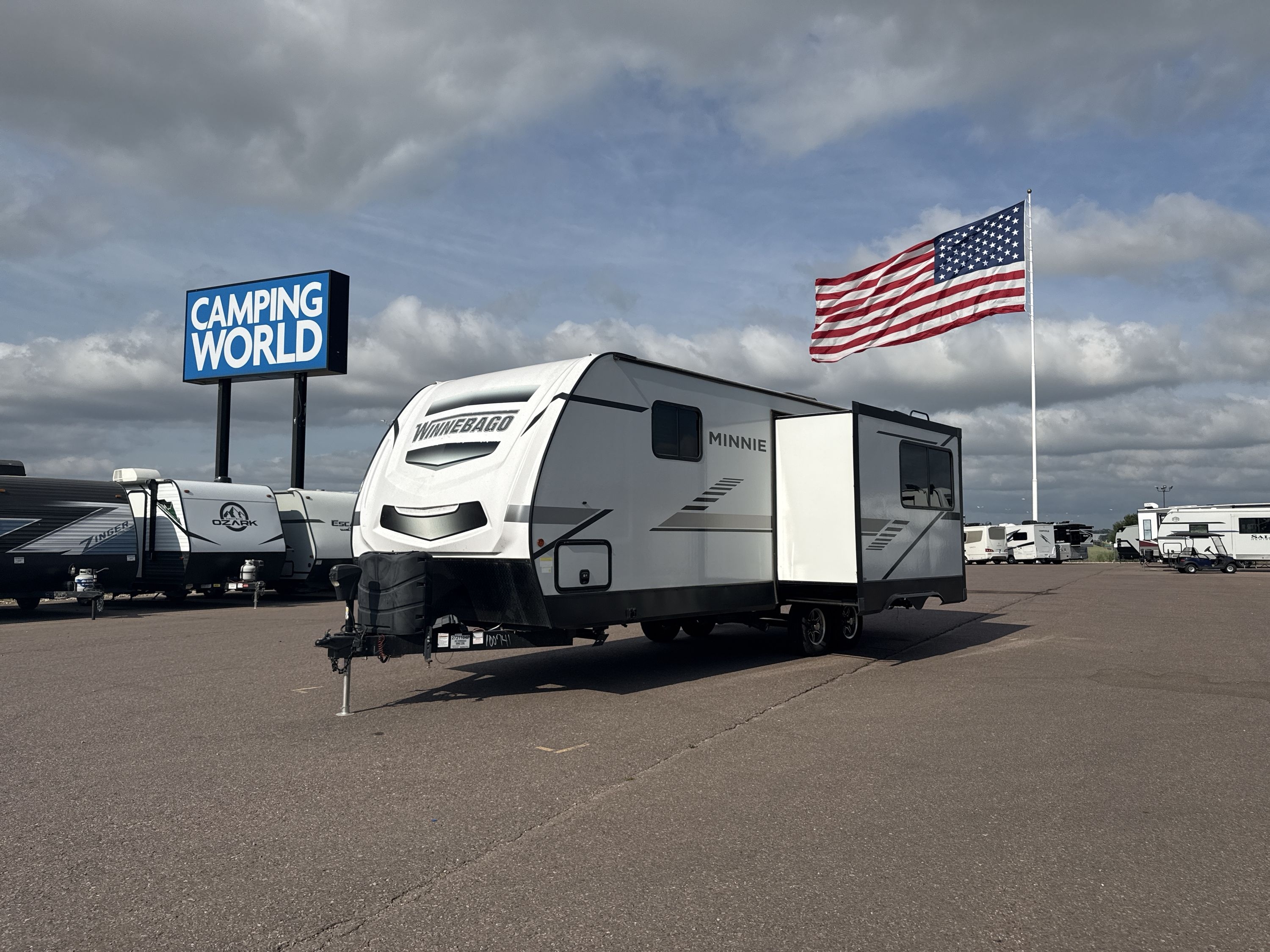 New or Used Winnebago Minnie 2529rg RVs for Sale | Camping World