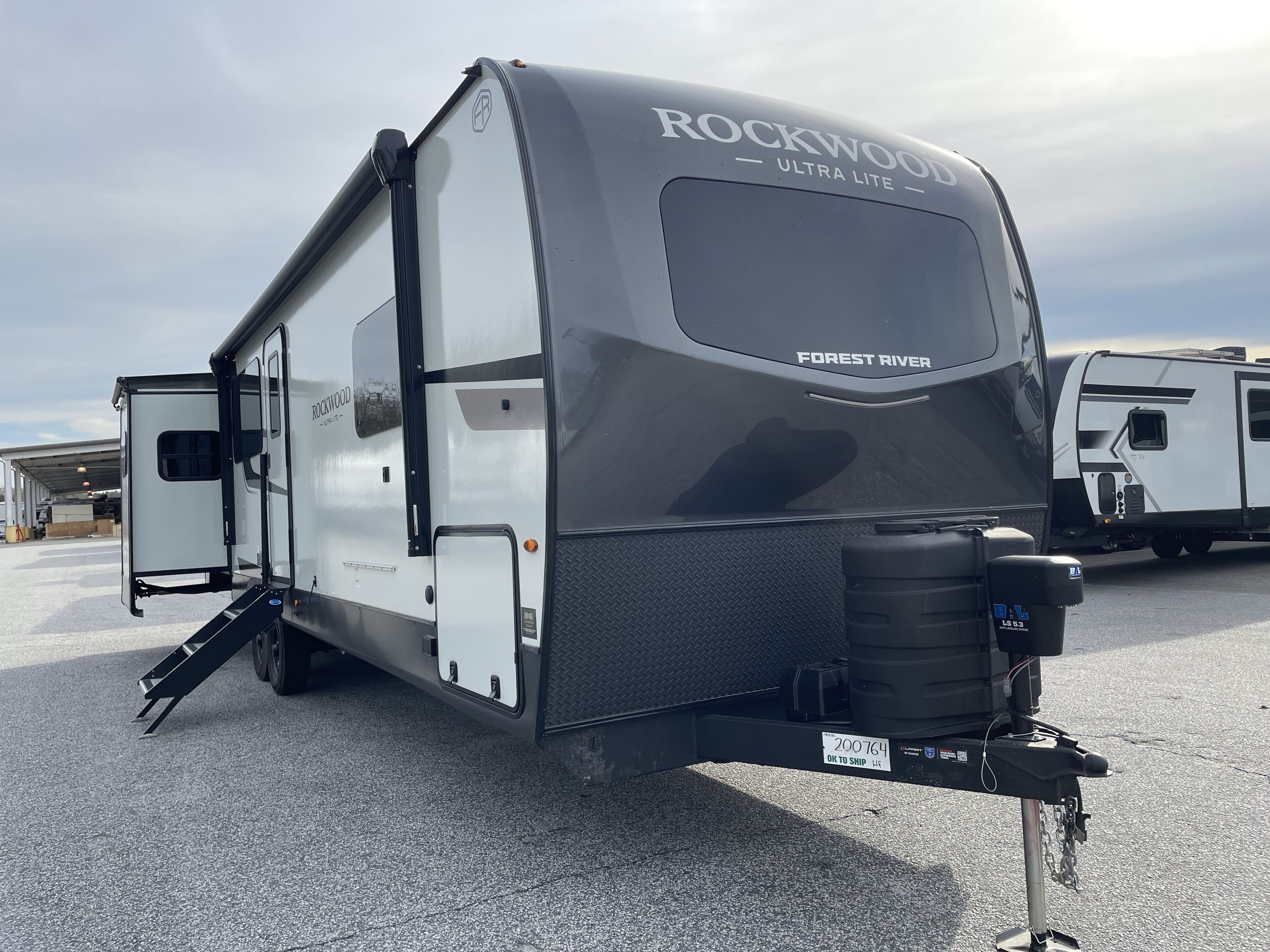 New or Used Forest River Rockwood Ultra Lite 2908srl RVs for Sale