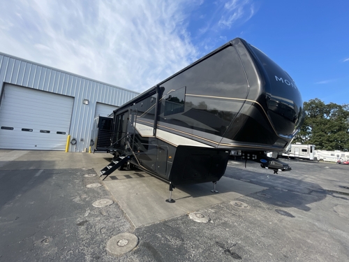 RV carousel image 1