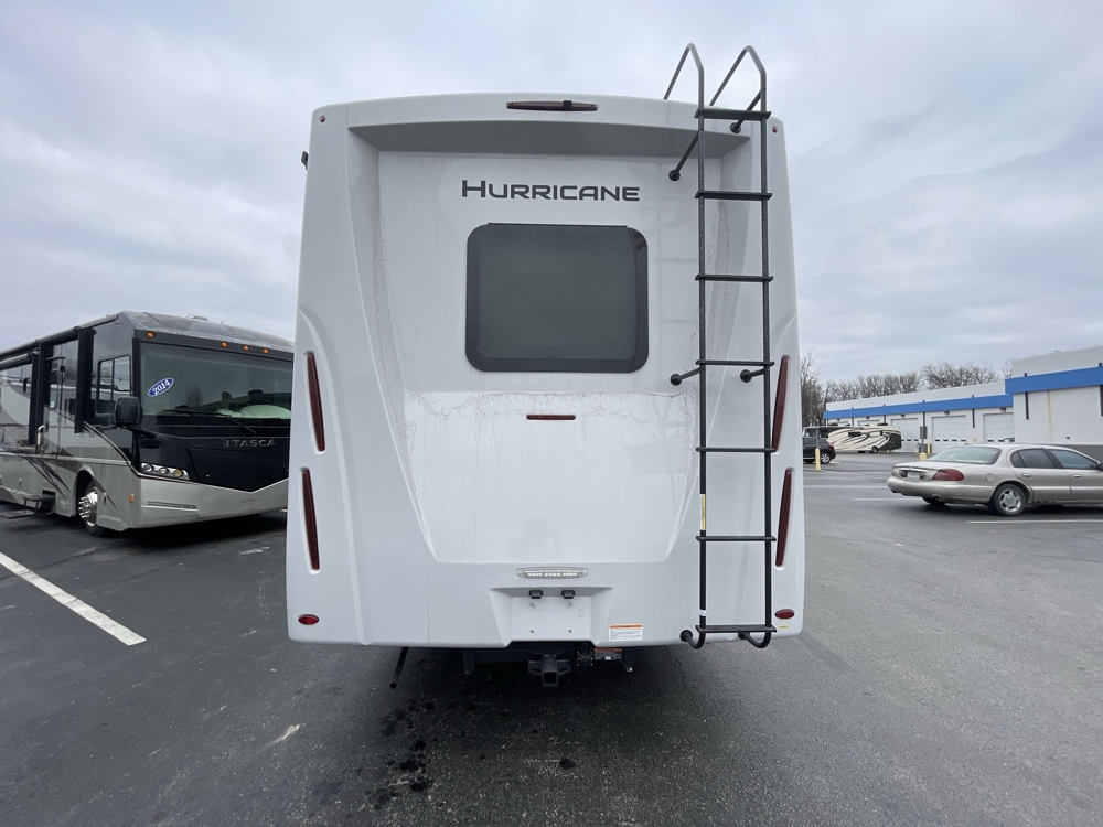 2026 Thor Hurricane 29L — photo 6 of 8