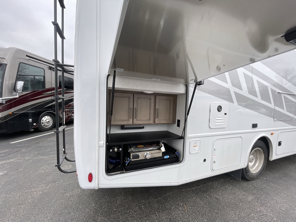 2026 Thor Hurricane 29L — photo 7 of 8