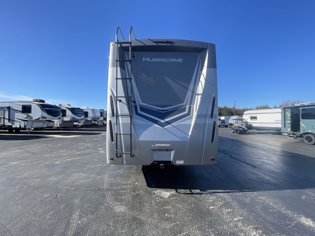 2026 Thor Hurricane 35G — photo 6 of 8