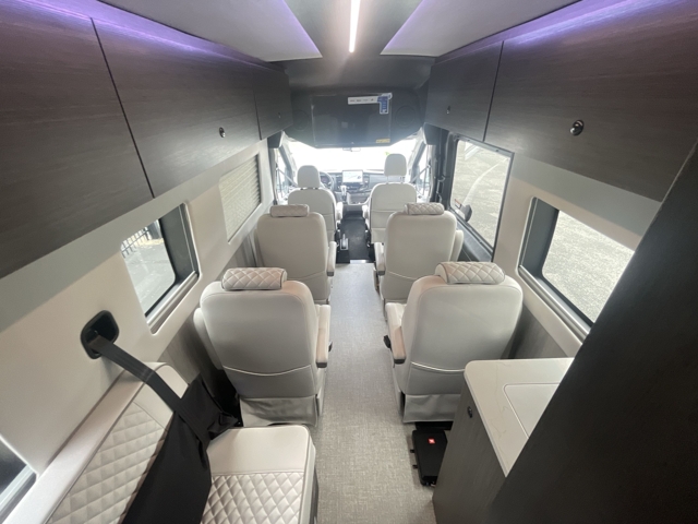 2027 Thor Freedom Mover PX10 Awd — photo 4 of 8