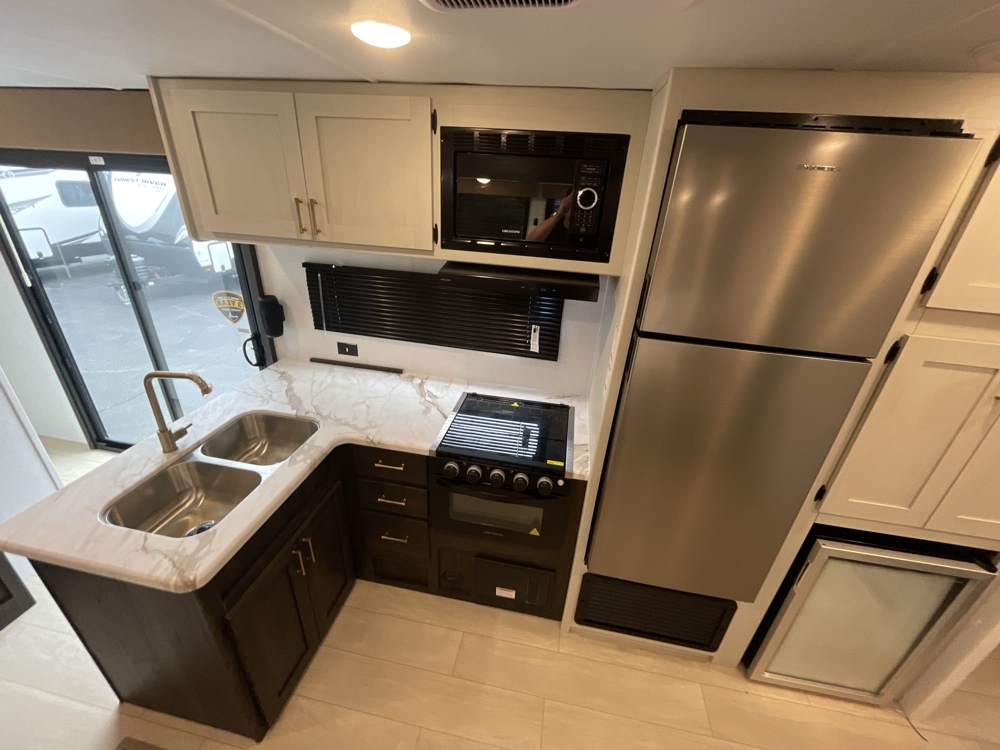 2026 Crossroads Zinger 390DB — photo 7 of 8
