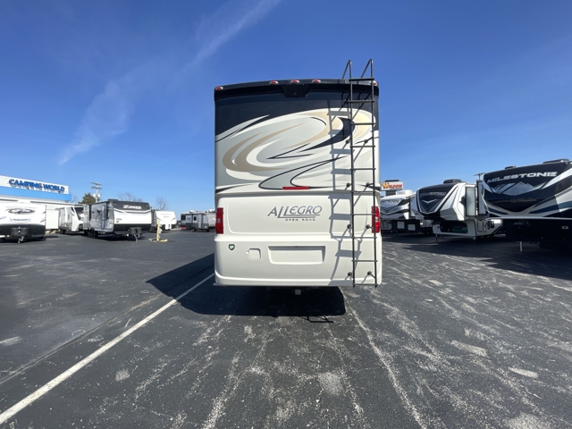 2015 Tiffin Allegro 36LA — photo 5 of 8