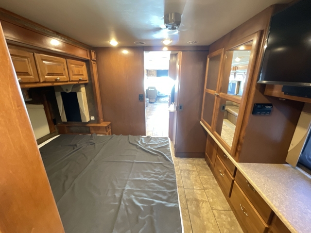 2015 Tiffin Allegro 36LA — photo 8 of 8