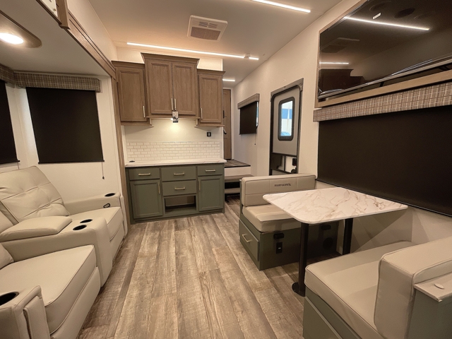 2025 Heartland Eddie Bauer Signature 2500RK — photo 4 of 8