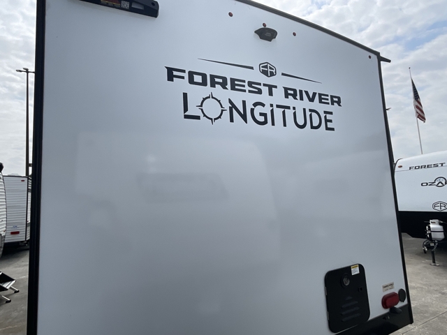 2025 East To West Longitude 185RB — photo 8 of 8