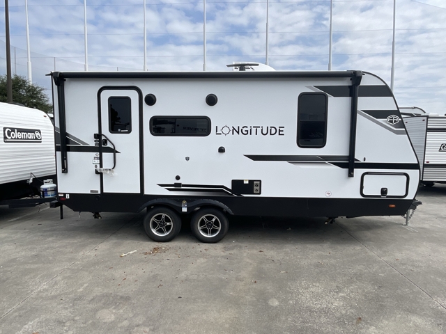 2025 East To West Longitude 185RB — photo 6 of 8