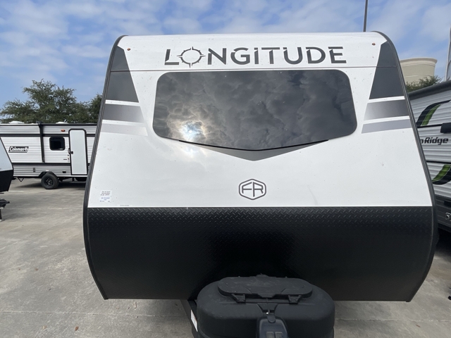2025 East To West Longitude 185RB — photo 5 of 8