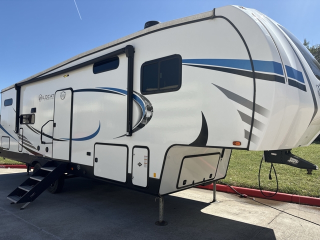 2022 Forest River Wildcat 302BH — photo 1 of 8