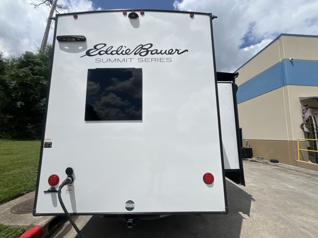 2027 Dutchmen Eddie Bauer Summit 3511RK — photo 7 of 8