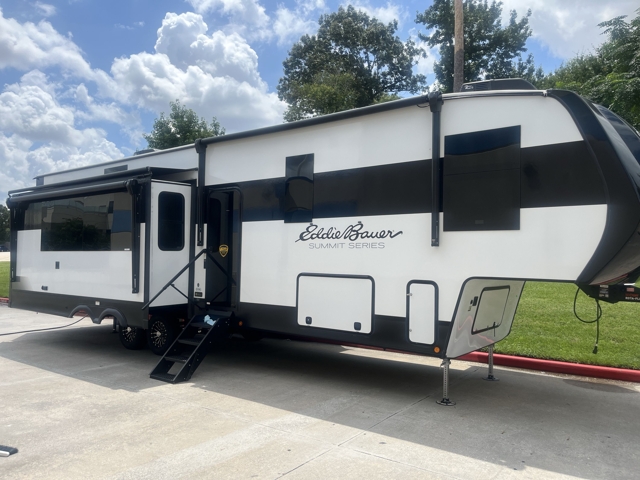 2027 Dutchmen Eddie Bauer Summit 3511RK — photo 1 of 8