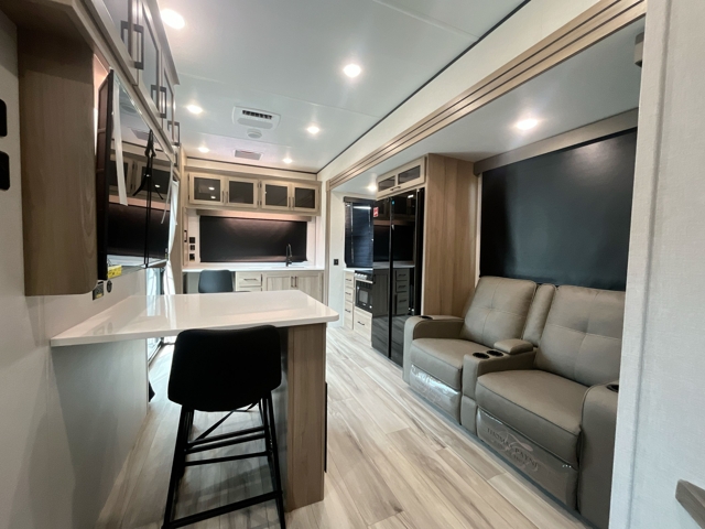 2026 Keystone Coleman Legacy 2800SUNDECK — photo 3 of 8