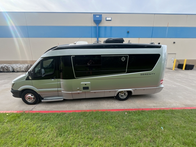 2018 Leisure Travel Serenity S24CB — photo 7 of 8