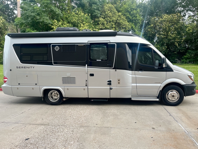 2018 Leisure Travel Serenity S24CB — photo 5 of 8