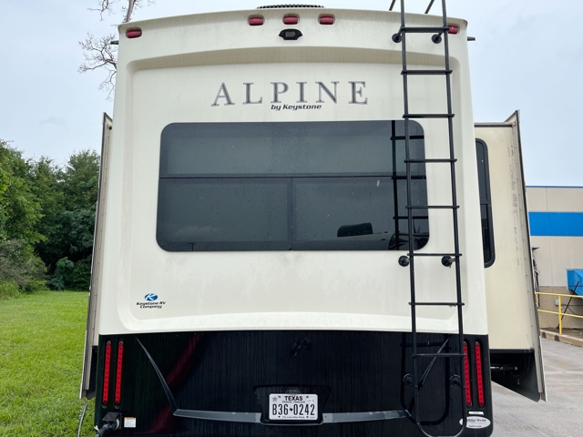 2020 Keystone Alpine 3651RL — photo 7 of 8