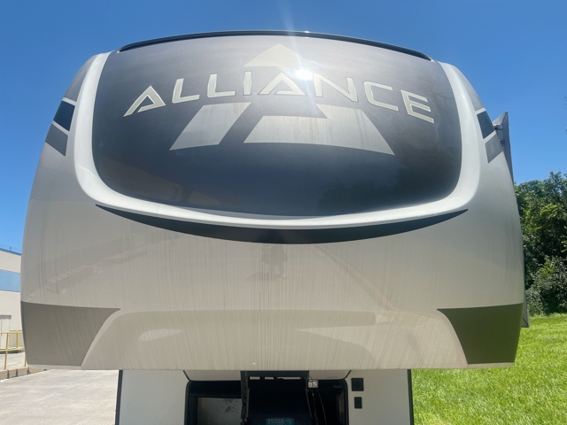 2021 Alliance Paradigm 372RK — photo 4 of 8