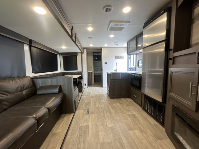 2021 Dutchmen Kodiak 296BHSL — photo 4 of 8