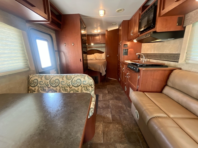 2014 Itasca Spirit 25B — photo 3 of 7