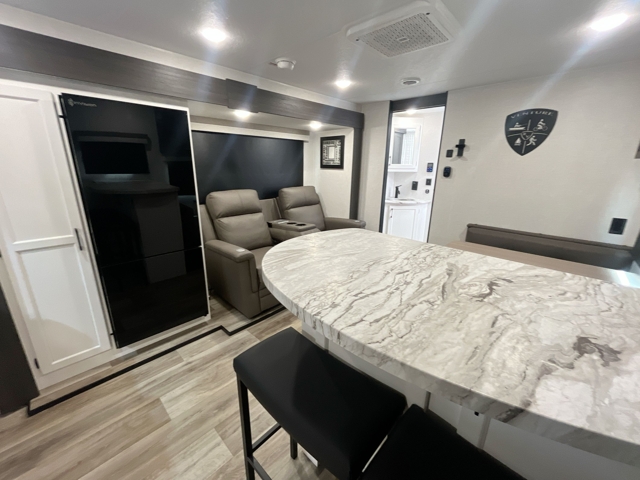2025 Venture RV Stratus 241VRK — photo 3 of 8