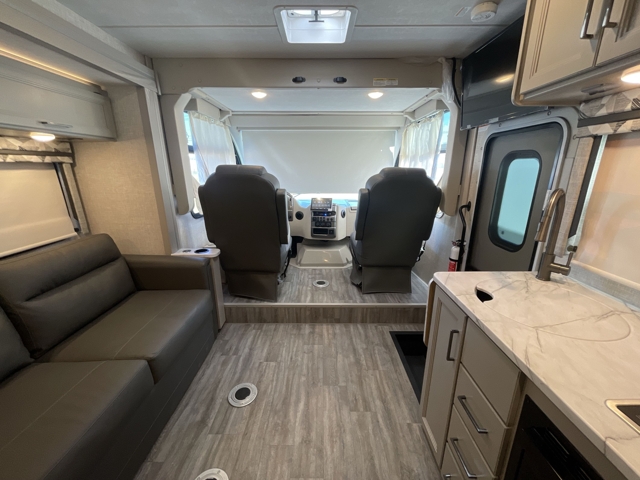 2025 Thor Axis 24.1 — photo 3 of 8
