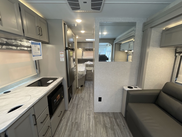 2025 Thor Axis 24.1 — photo 2 of 8