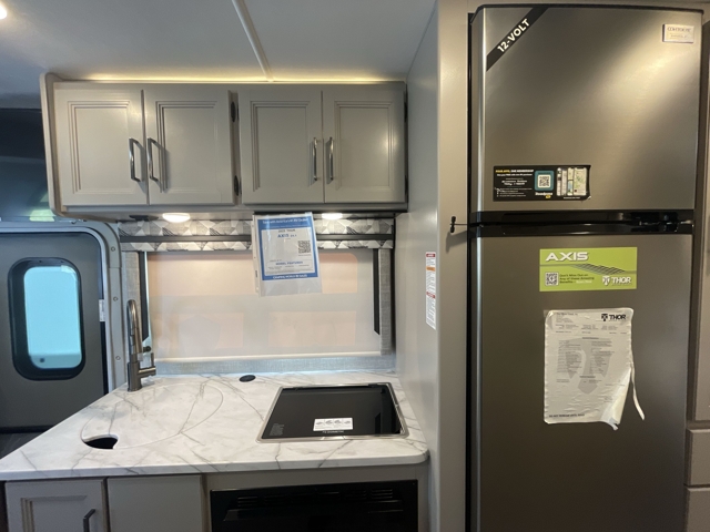 2025 Thor Axis 24.1 — photo 4 of 8