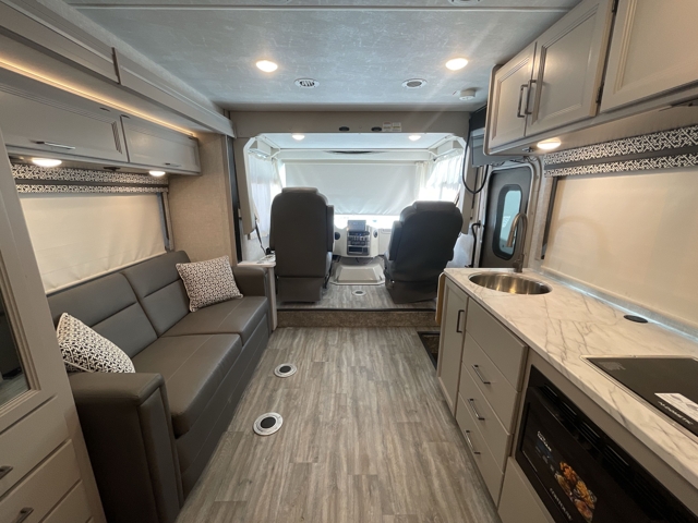 2024 Thor Axis 25.7 — photo 3 of 8