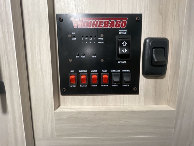 2024 Winnebago Hike 100 1316SB — photo 5 of 8