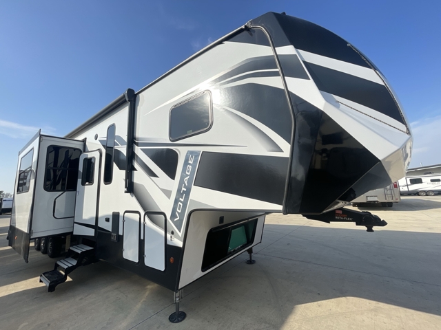 2022 Dutchmen Triton 3911 — photo 1 of 8