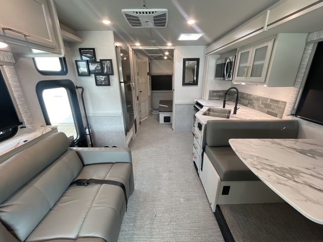 2026 Holiday Rambler Admiral 28A — photo 2 of 8