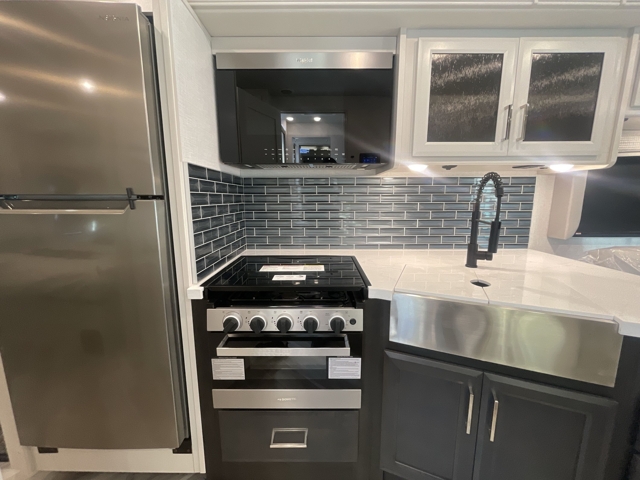 2026 Holiday Rambler Invicta 36Y — photo 4 of 8