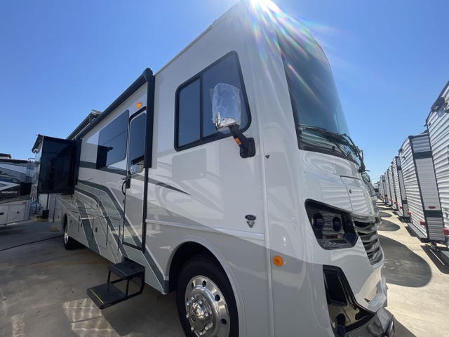 2026 Holiday Rambler Invicta 36Y — photo 1 of 8